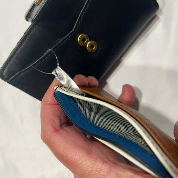 Brand New Fossil Willa Small Tab Black Wallet with a Wristlet Strap - Picture 7 of 9